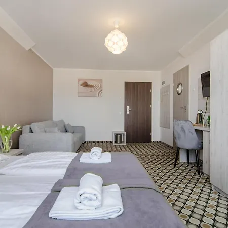Hotel Marina Mielno Z Widokiem Na Jezioro Exteriér fotografie